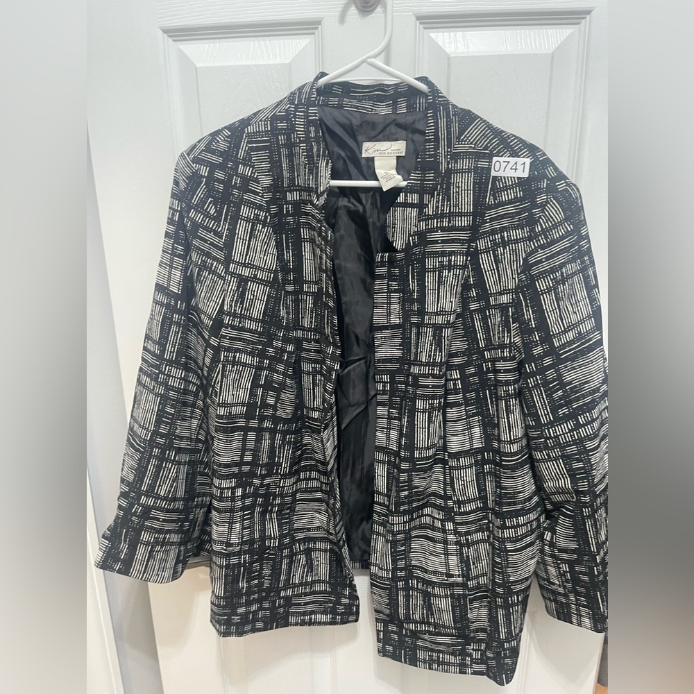 Kim Rogers blazer women’s 18 W
Black and gray